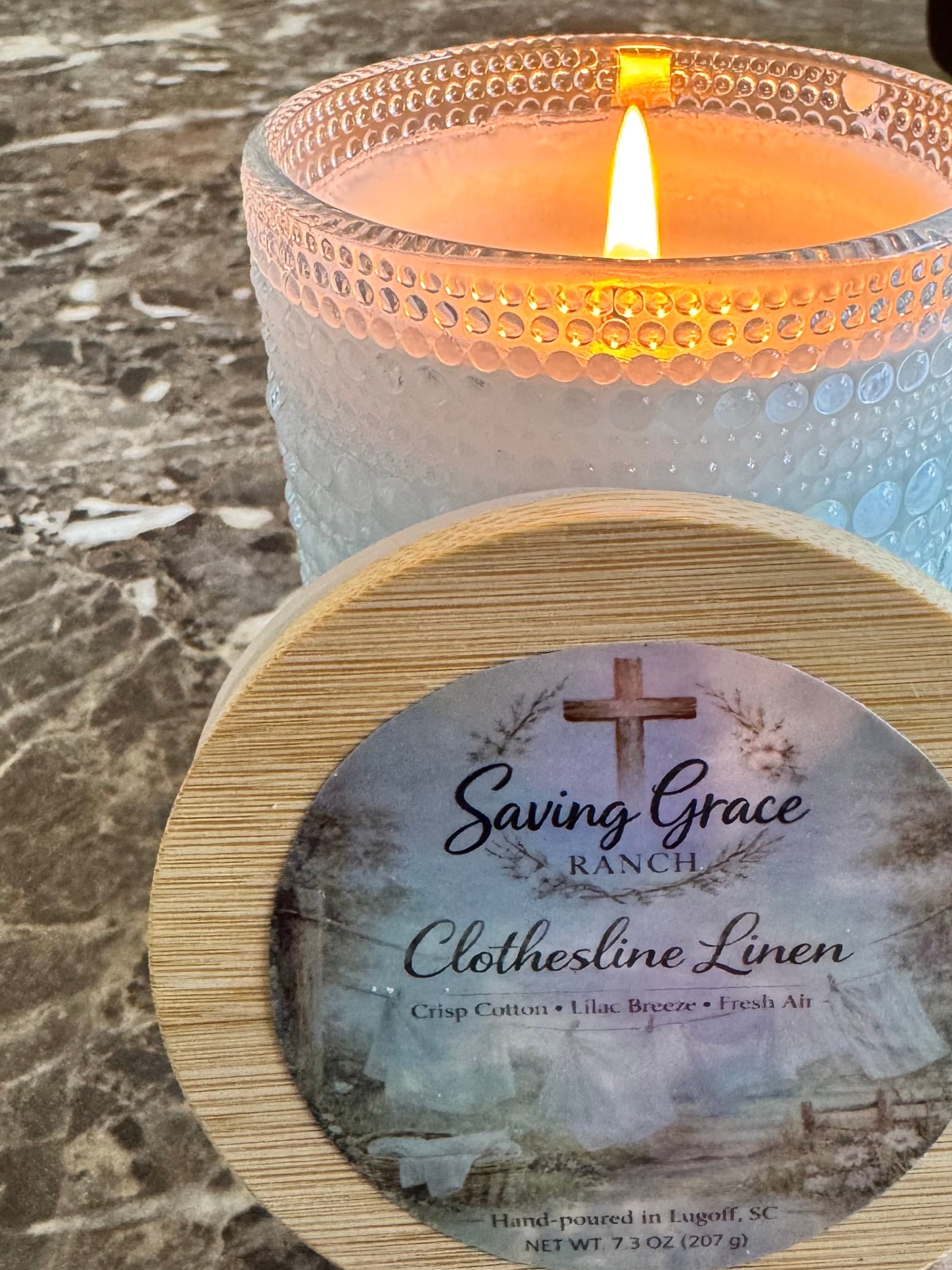 Clothesline Linen 8 oz Signature Candle (FREE WAX MELT)